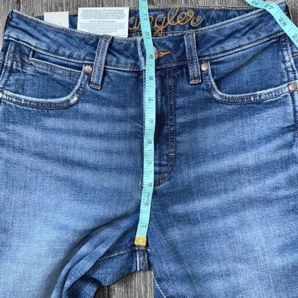 Wrangler Retro High Rise Trumpet
UltraFlare Jeans Tall 26x34 - Picture 6 of 13